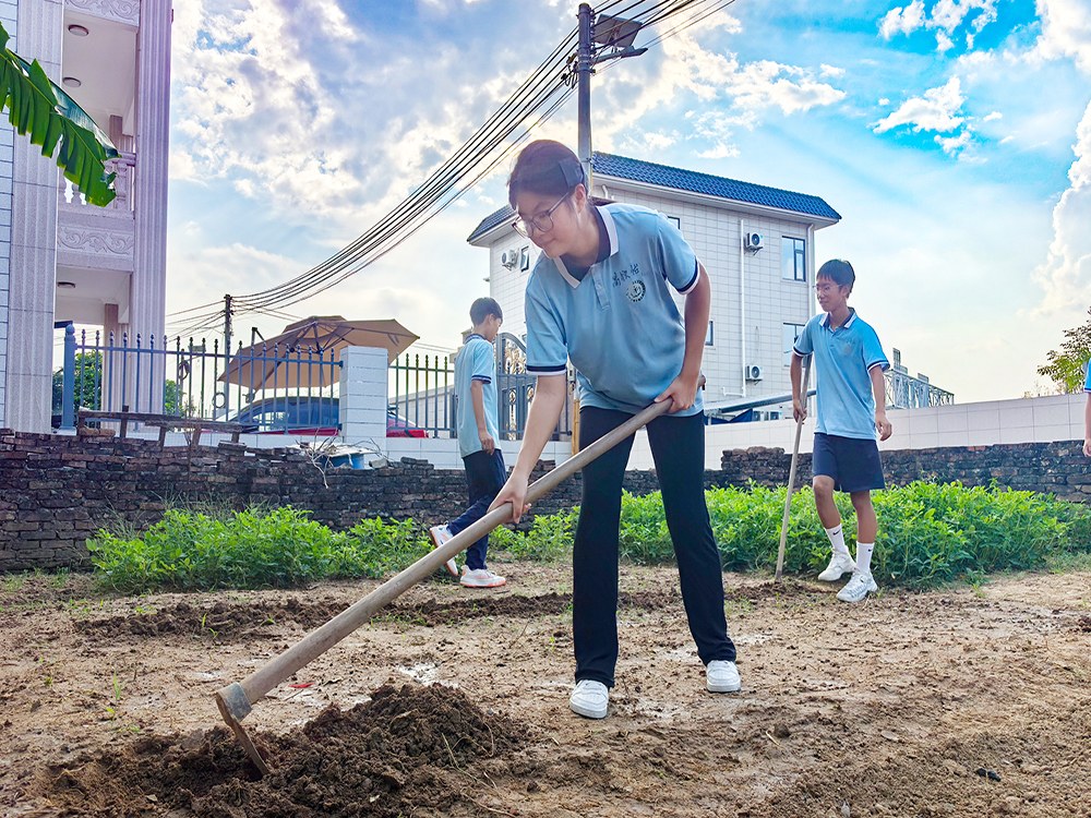 安阳正规青少年叛逆改变学校怎么联系？本地寄宿成长培育机构筛选指南